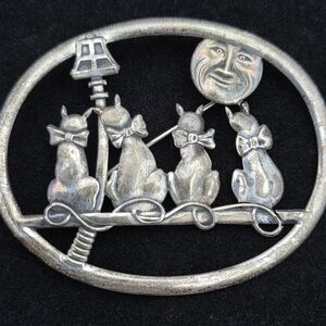 Vintage TRUEART STERLING Silver Cat Brooch with Moon Design